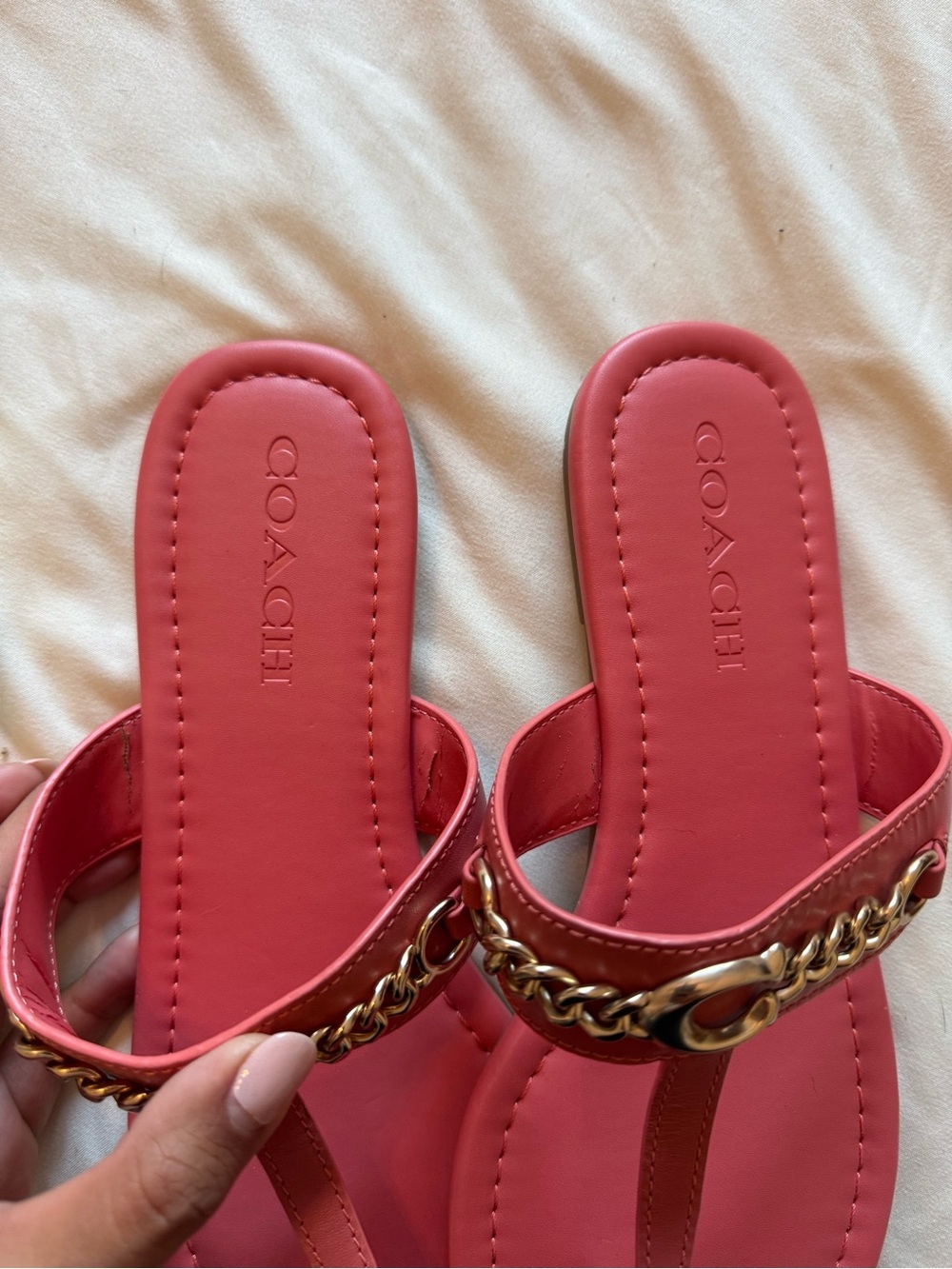 COACH | Jacklyn Coral Pink Leather Chain-Trim Thong Sandals | US 9.5B - Picture 6 of 6